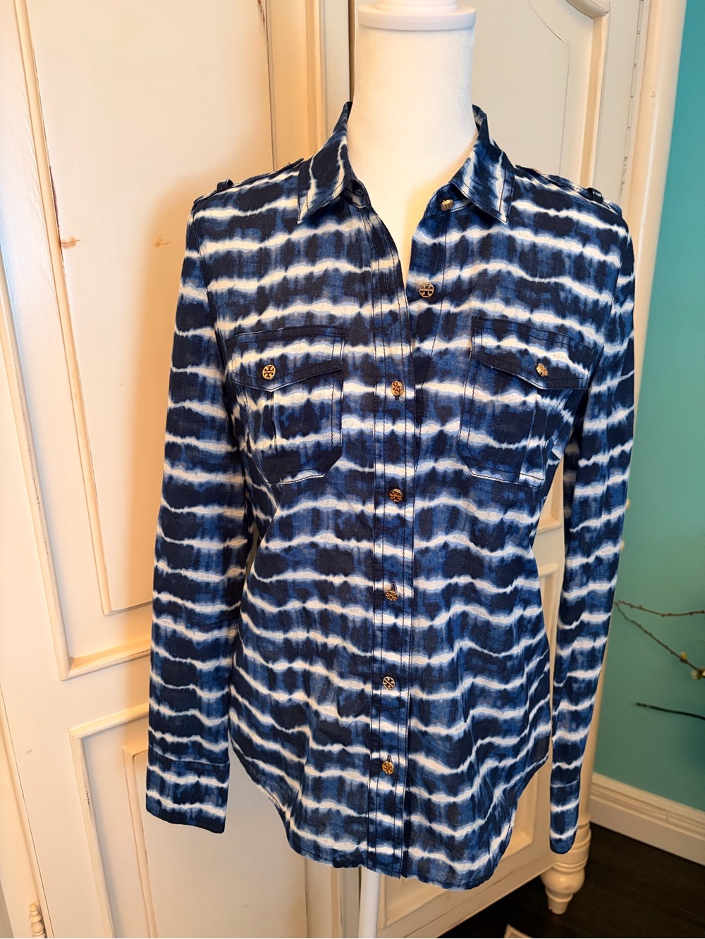 Tory Burch Blue and White Tie-Dye pattern gold button front shirt.